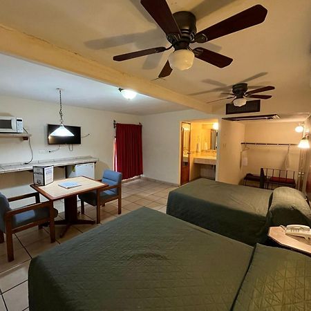 Hotel Suites Kino Ермосільо Екстер'єр фото