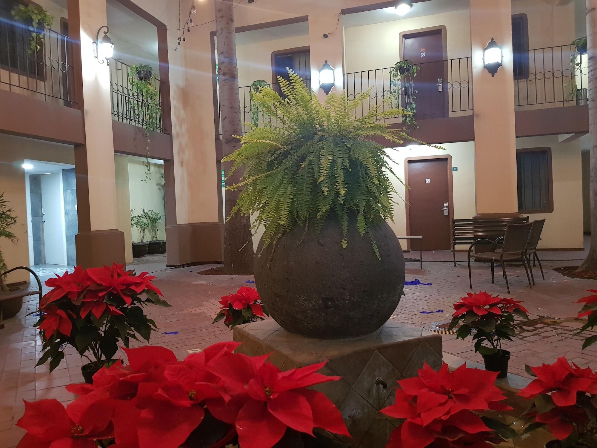 Hotel Suites Kino Ермосільо Екстер'єр фото