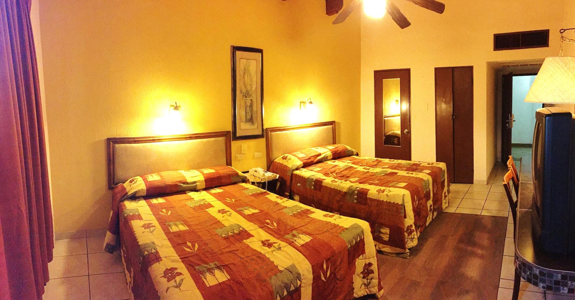 Hotel Suites Kino Ермосільо Екстер'єр фото