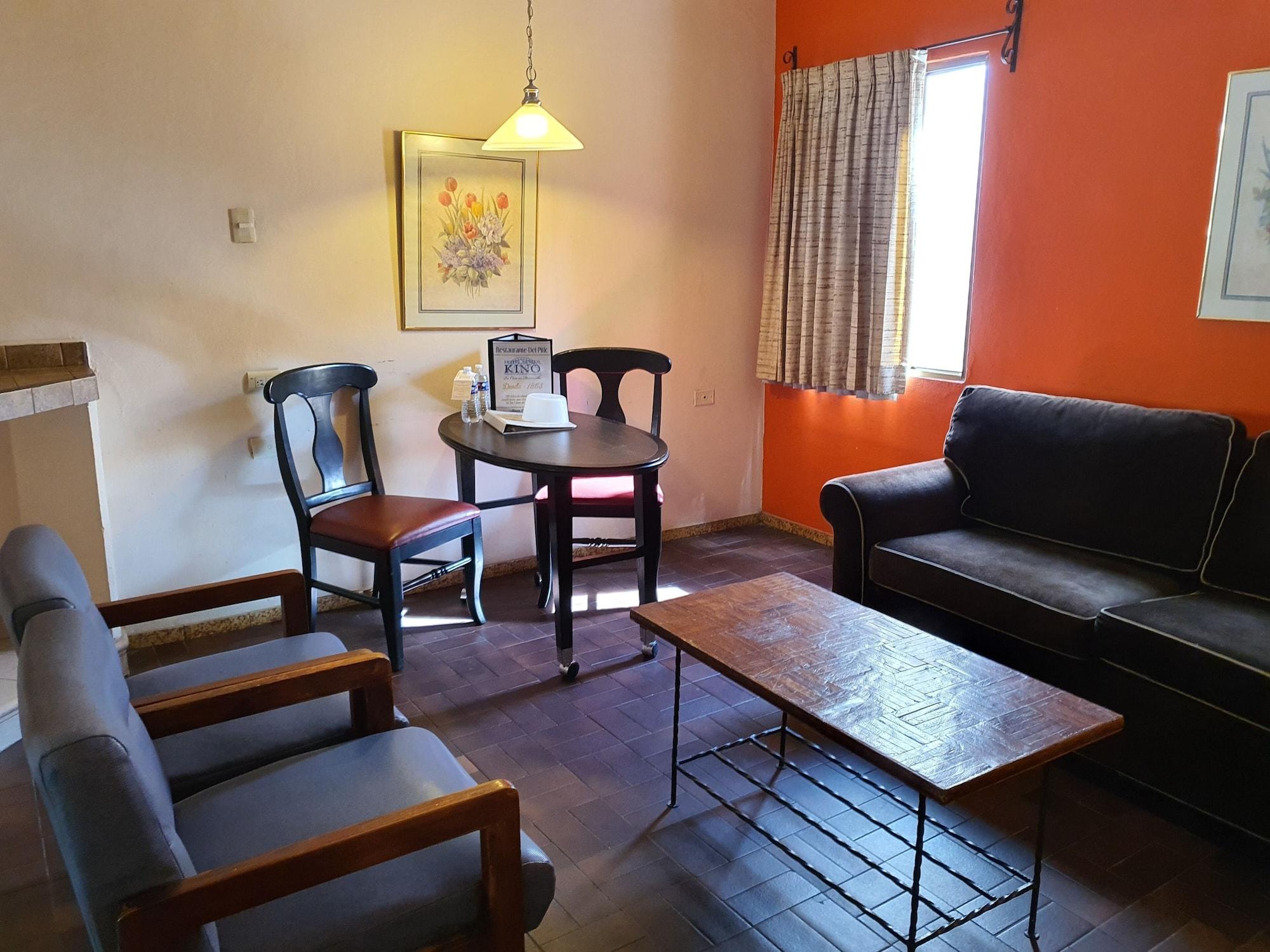 Hotel Suites Kino Ермосільо Екстер'єр фото