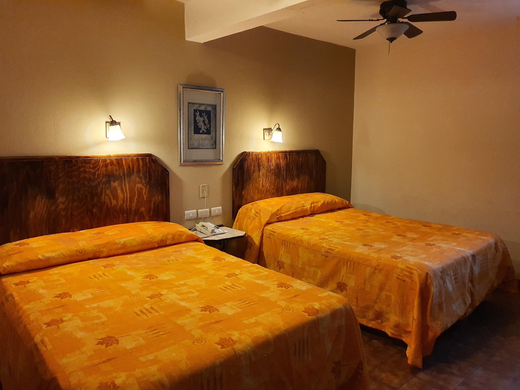 Hotel Suites Kino Ермосільо Екстер'єр фото
