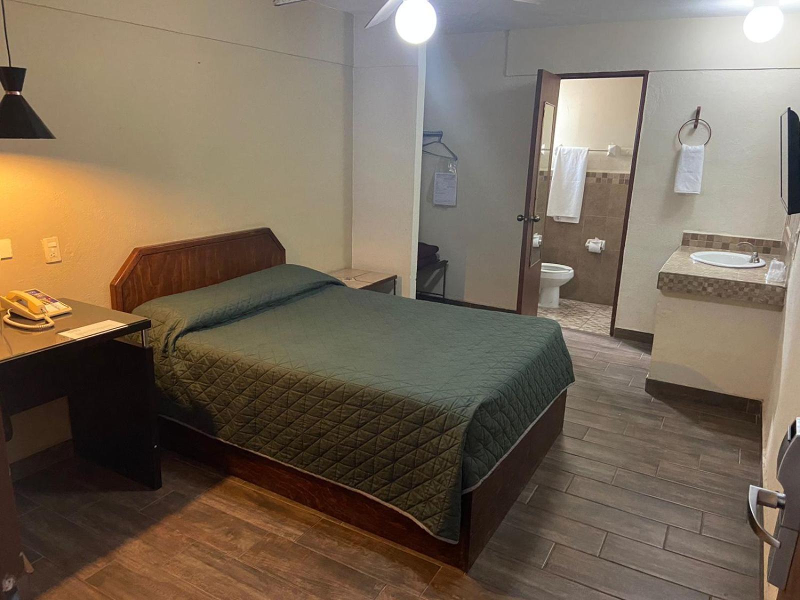 Hotel Suites Kino Ермосільо Екстер'єр фото
