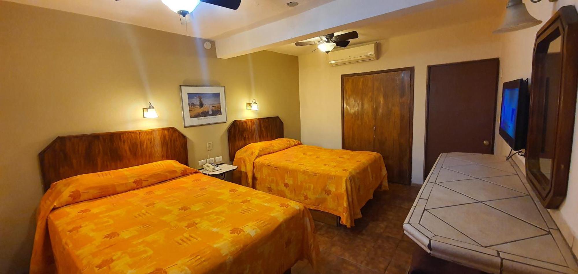 Hotel Suites Kino Ермосільо Екстер'єр фото