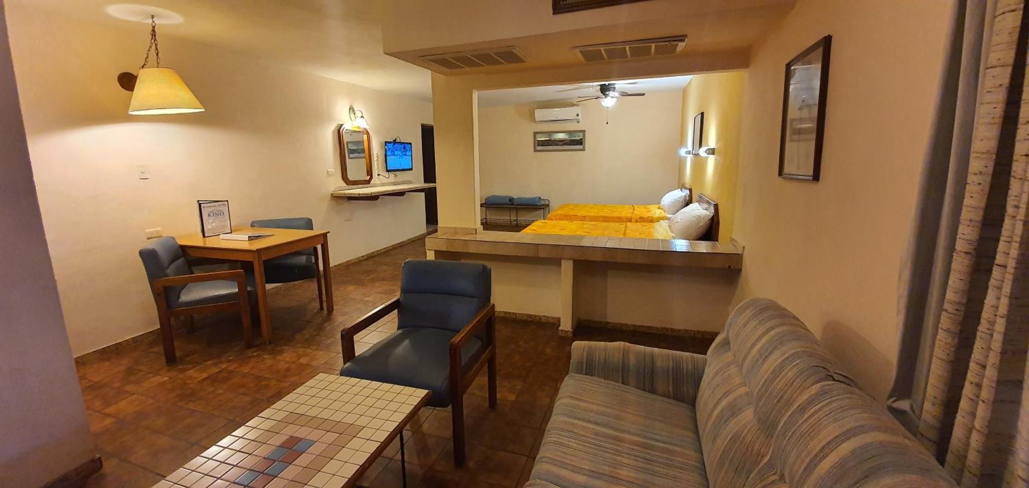Hotel Suites Kino Ермосільо Екстер'єр фото
